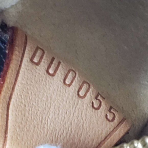 Louis Vuitton Looping GM Monogram Hand Bag - Picture 12 of 15